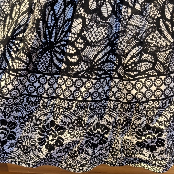 Adore Black and White Floral Lace Sleeveless Dress - Picture 7 of 9